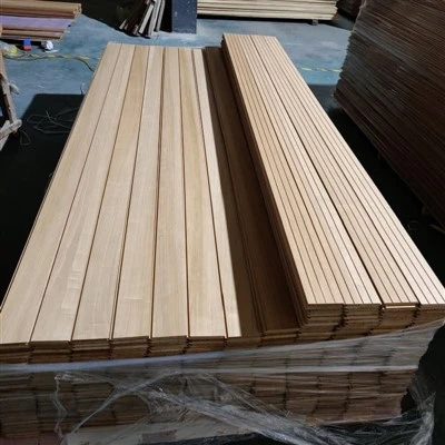 Wandpaneele aus Massivholz