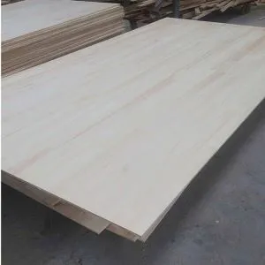 Kiefernholzbretter